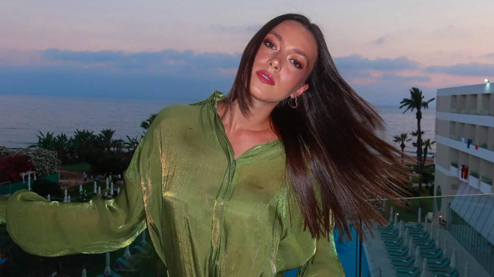 Η Εβελίνα Σκίτσκο προτείνει το ιδανικό look για κάθε gender reveal